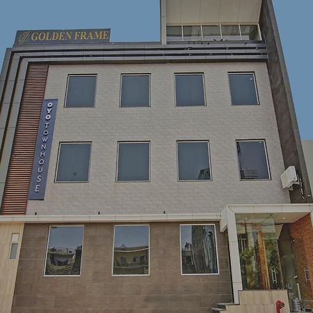 Hotel Townhouse Golden Frame à Ghaziabad Extérieur photo