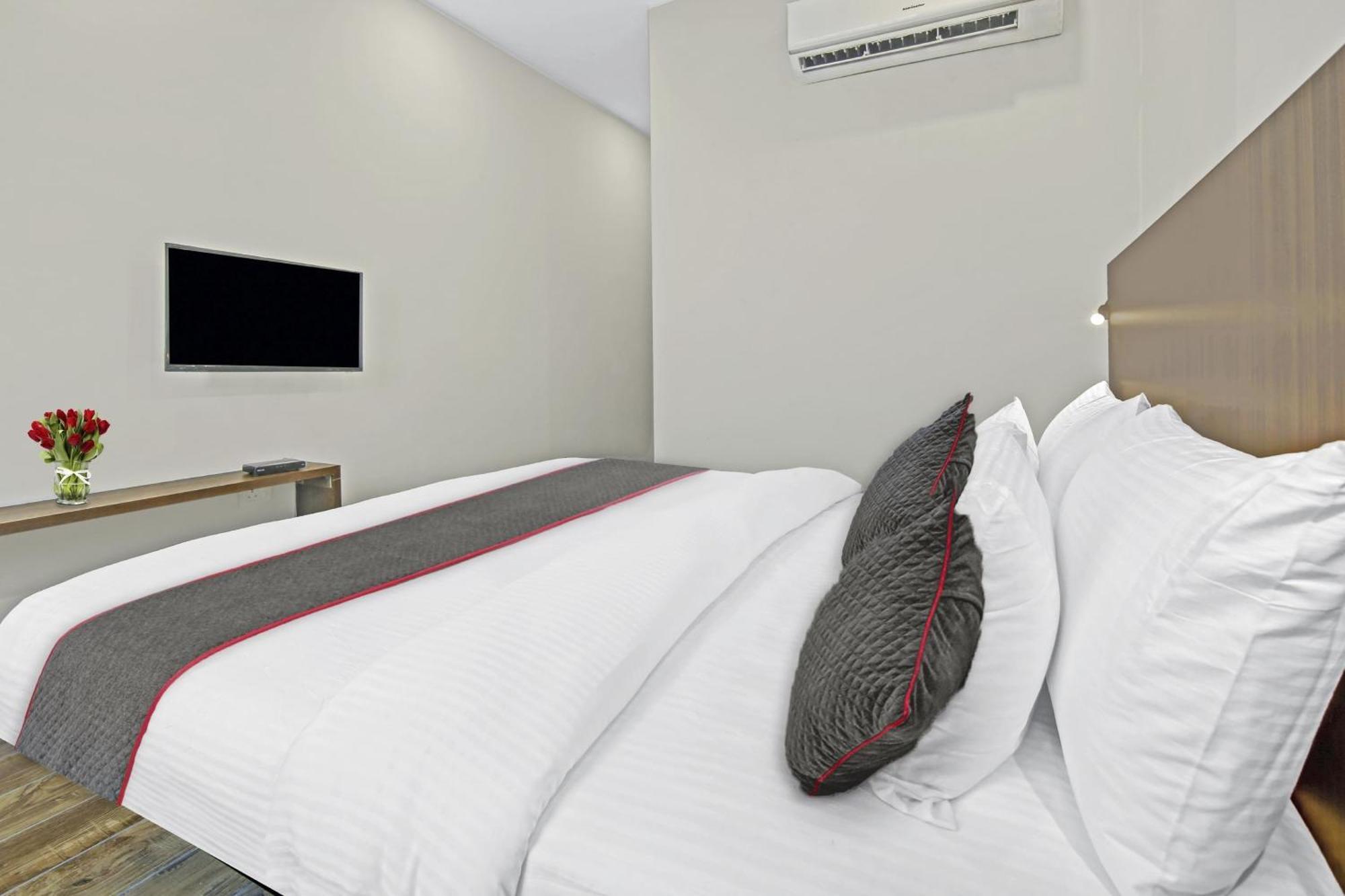 Hotel Townhouse Golden Frame à Ghaziabad Extérieur photo