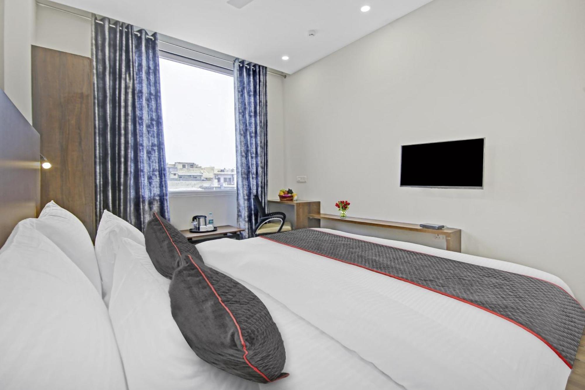Hotel Townhouse Golden Frame à Ghaziabad Extérieur photo
