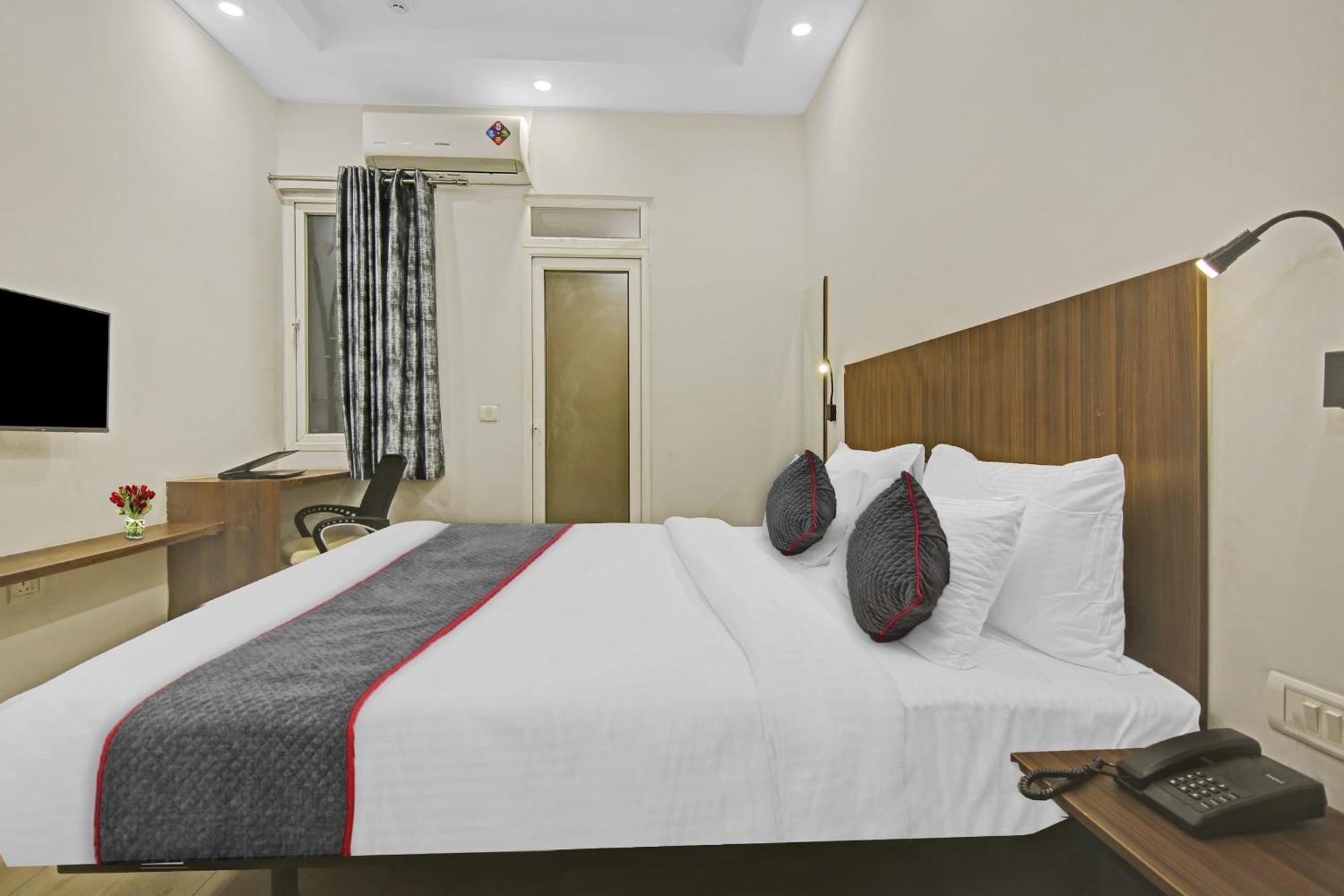 Hotel Townhouse Golden Frame à Ghaziabad Extérieur photo