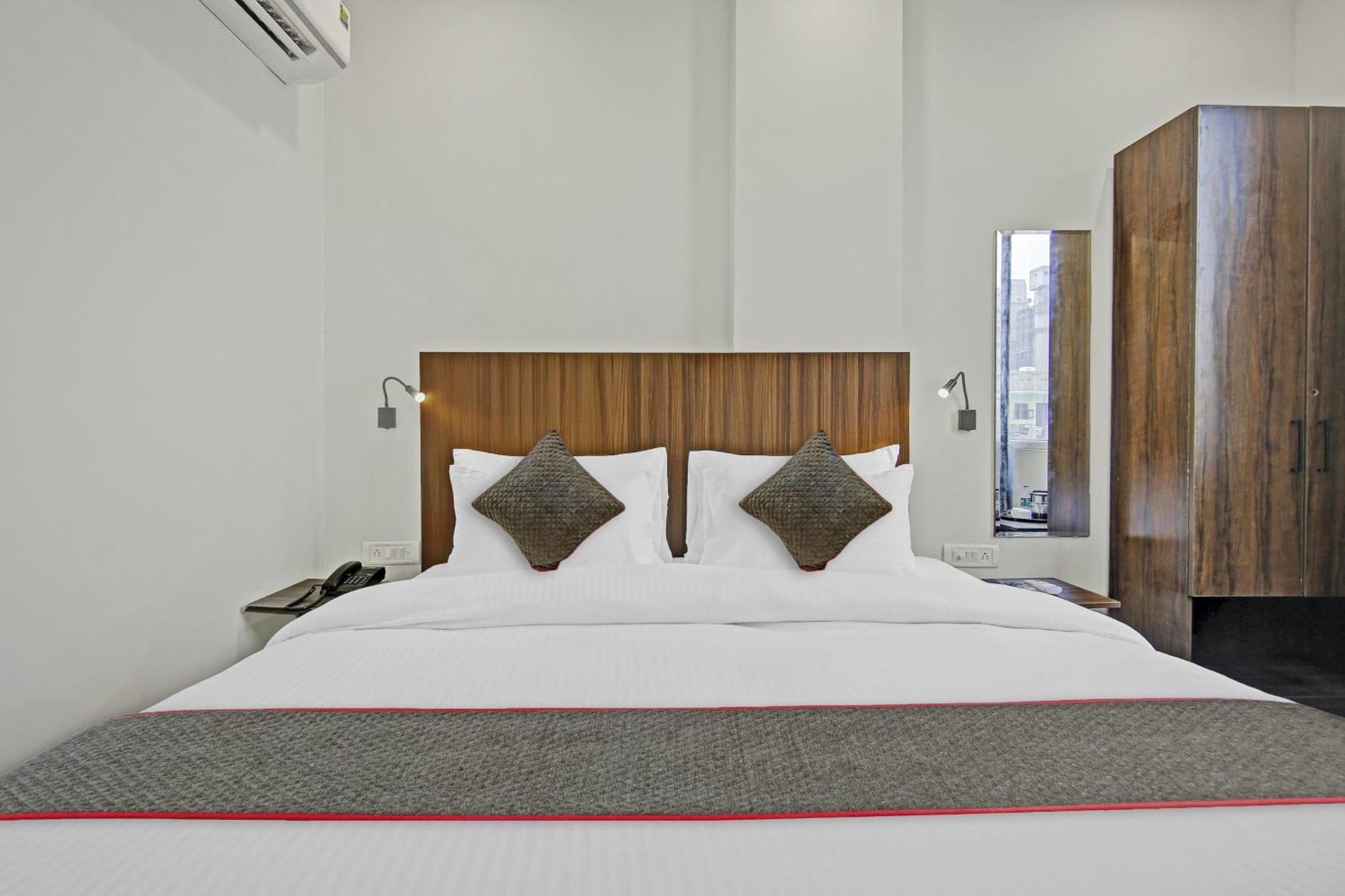 Hotel Townhouse Golden Frame à Ghaziabad Extérieur photo