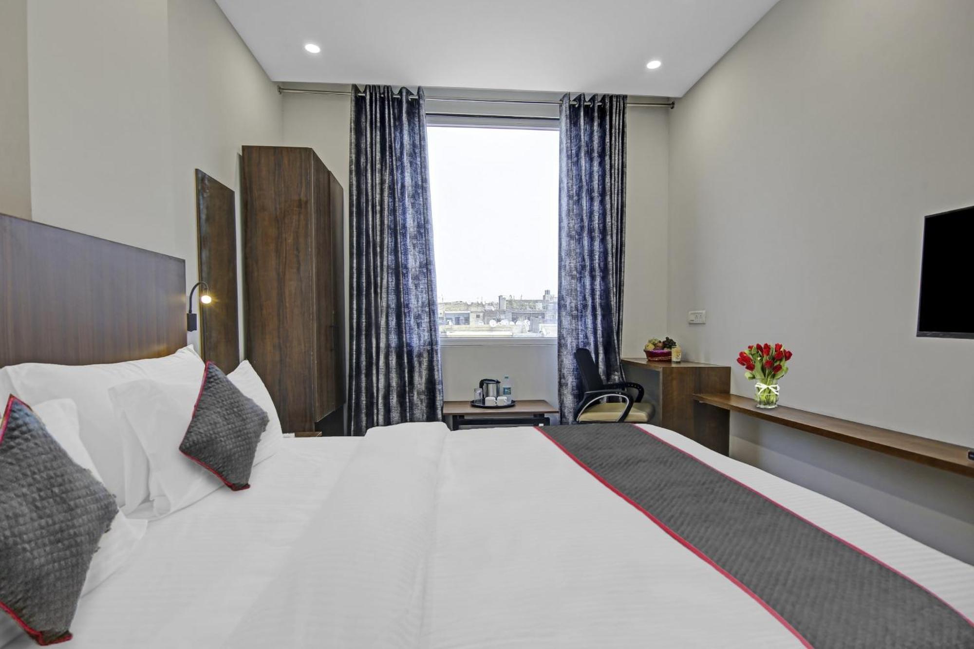 Hotel Townhouse Golden Frame à Ghaziabad Extérieur photo