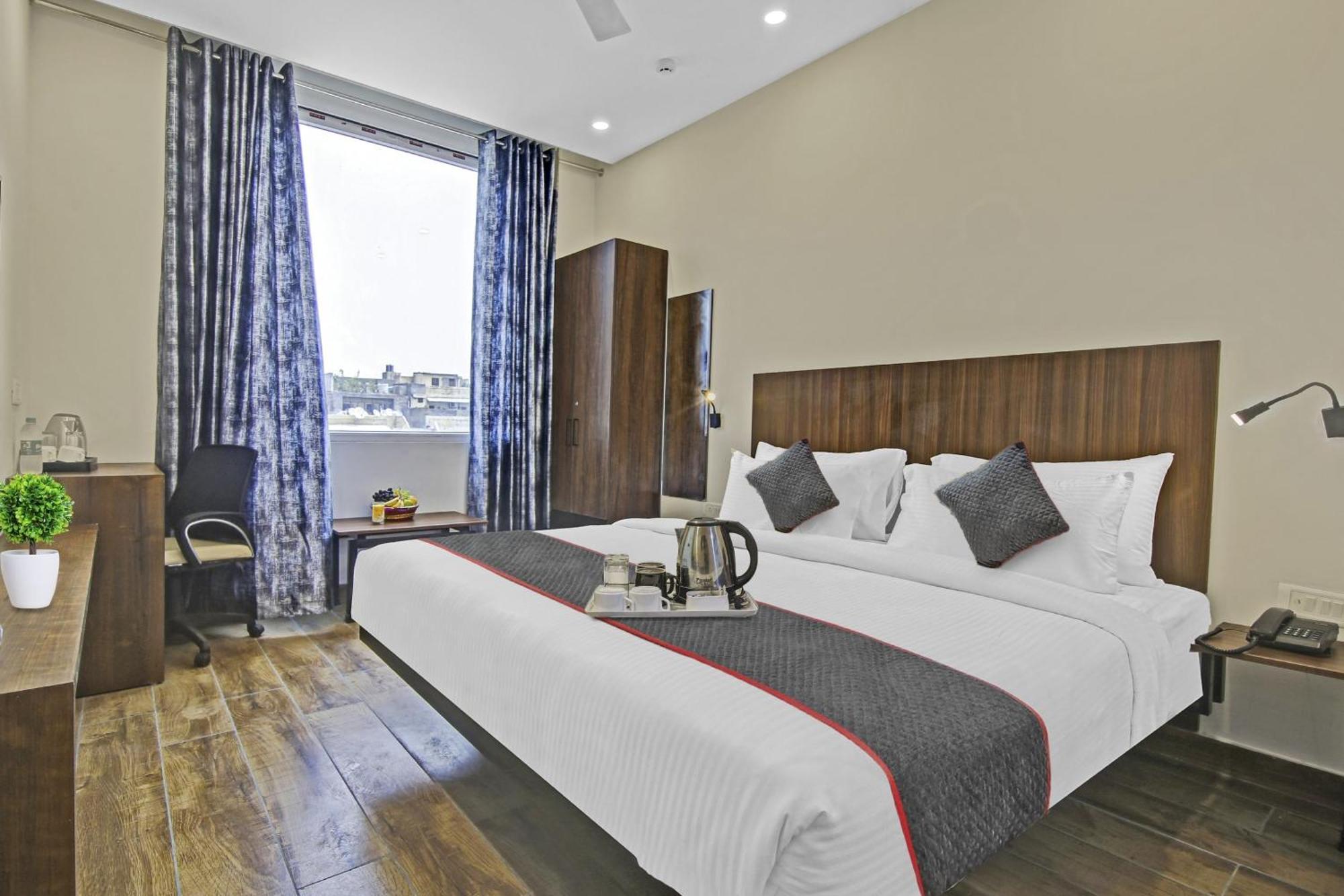 Hotel Townhouse Golden Frame à Ghaziabad Extérieur photo